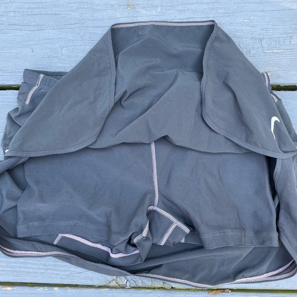 WM - Grey Adidas Running Skirt / Tennis Skirt - Picture 3 of 5